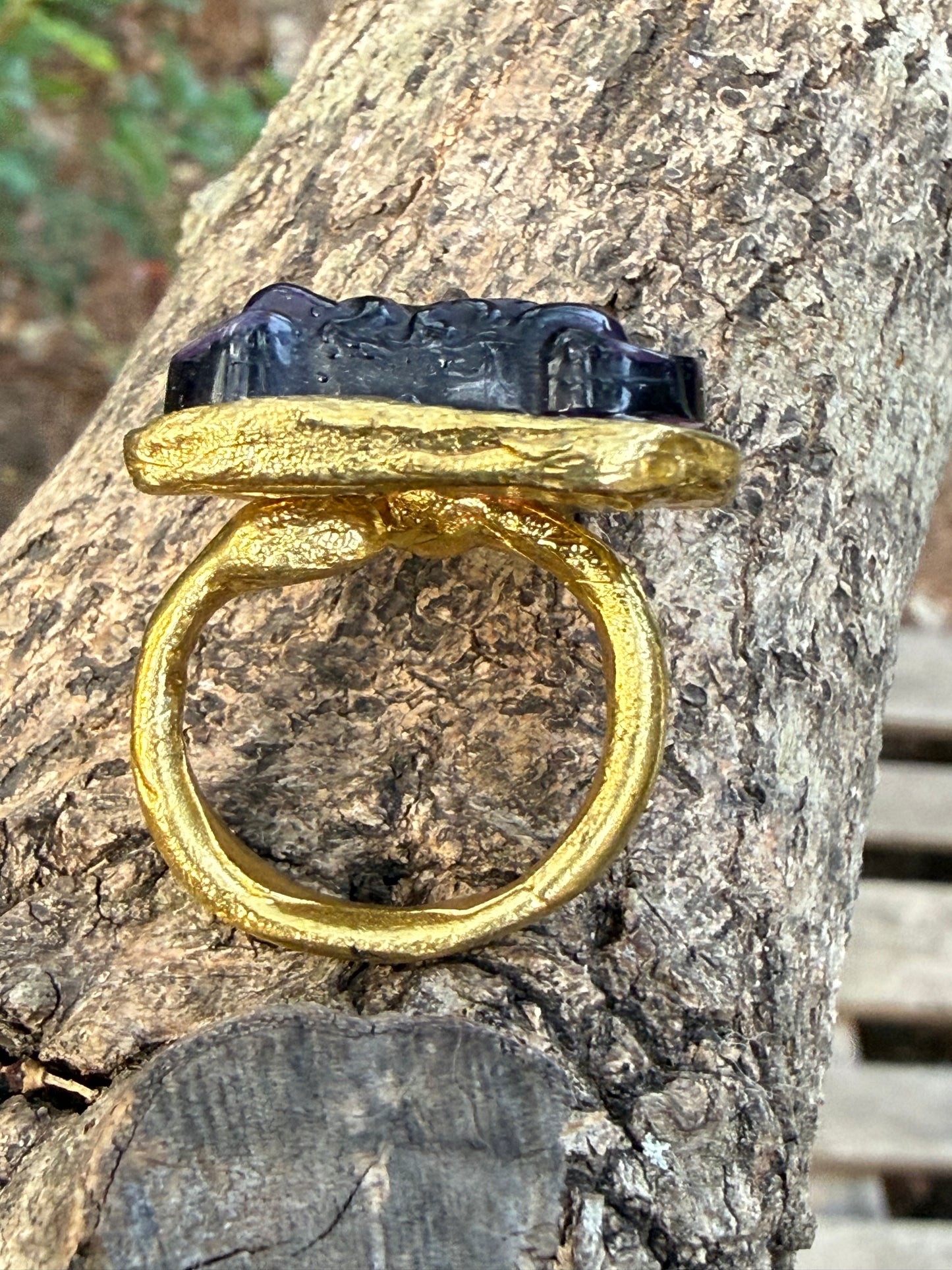 Anello Pasta Vitrea Medusa Viola