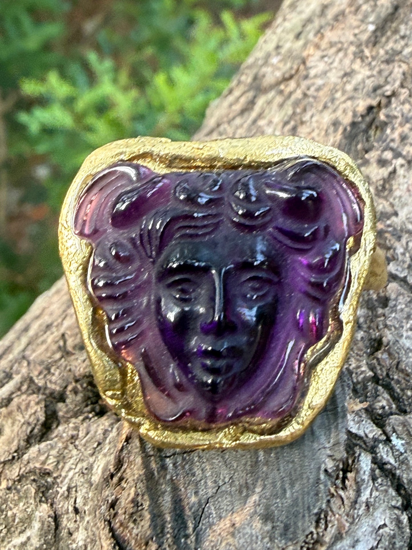 Anello Pasta Vitrea Medusa Viola