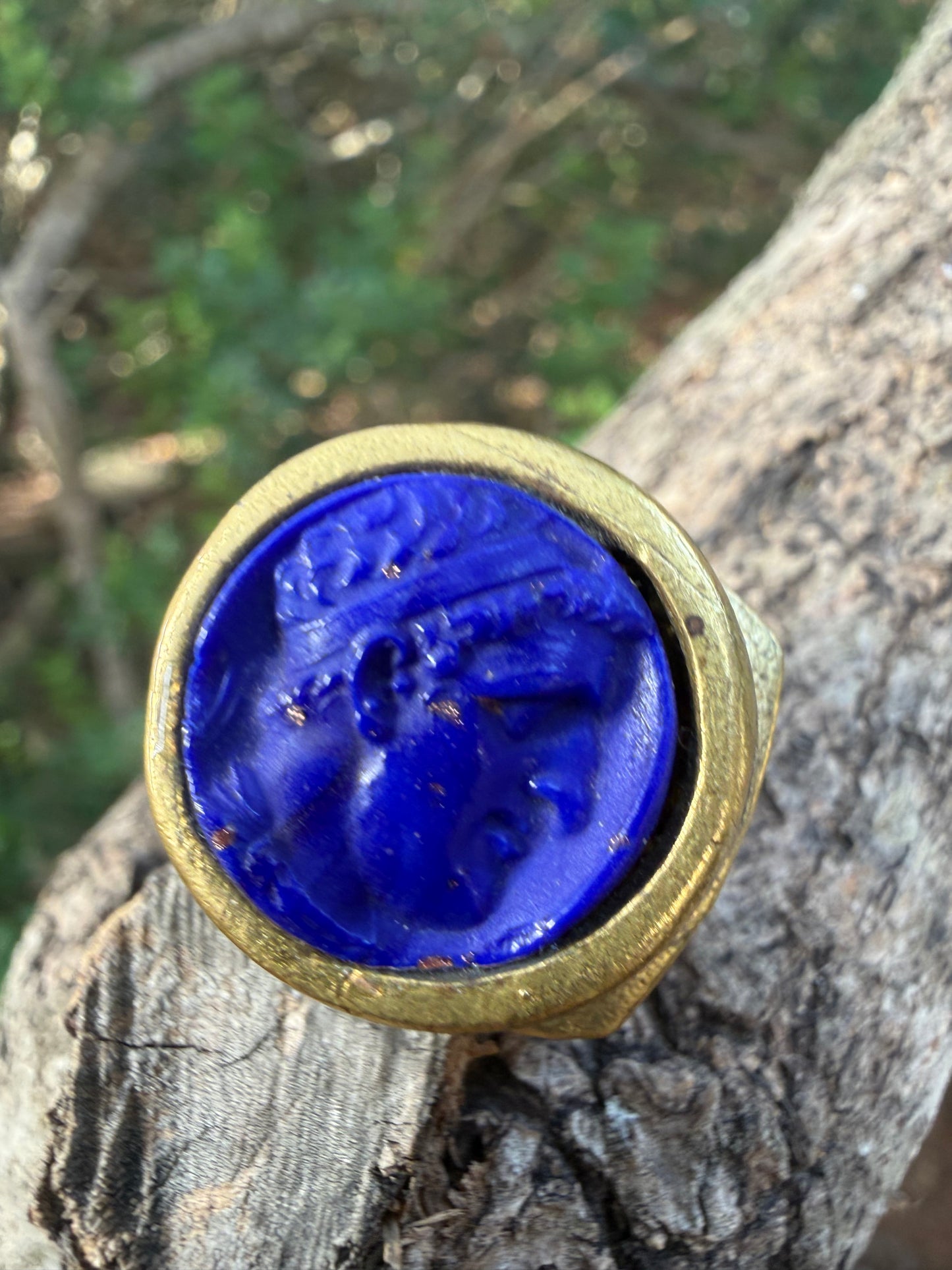 Anello Lapis blu inciso