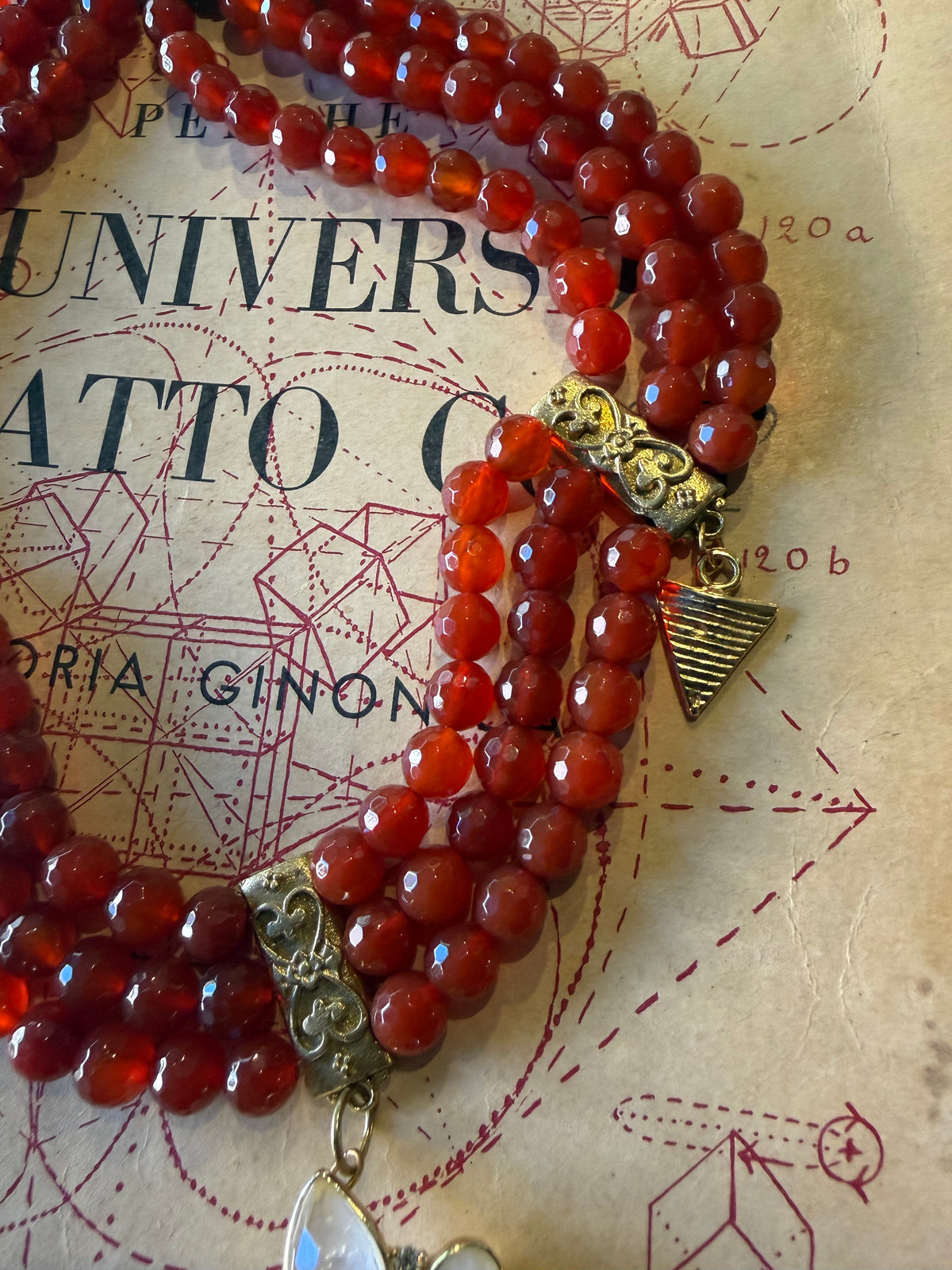 Collana con corniola e croce