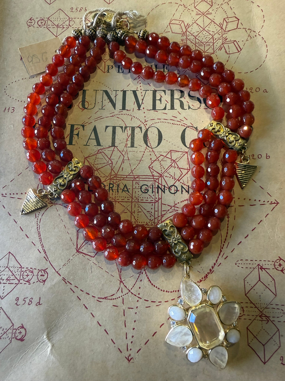 Collana con corniola e croce